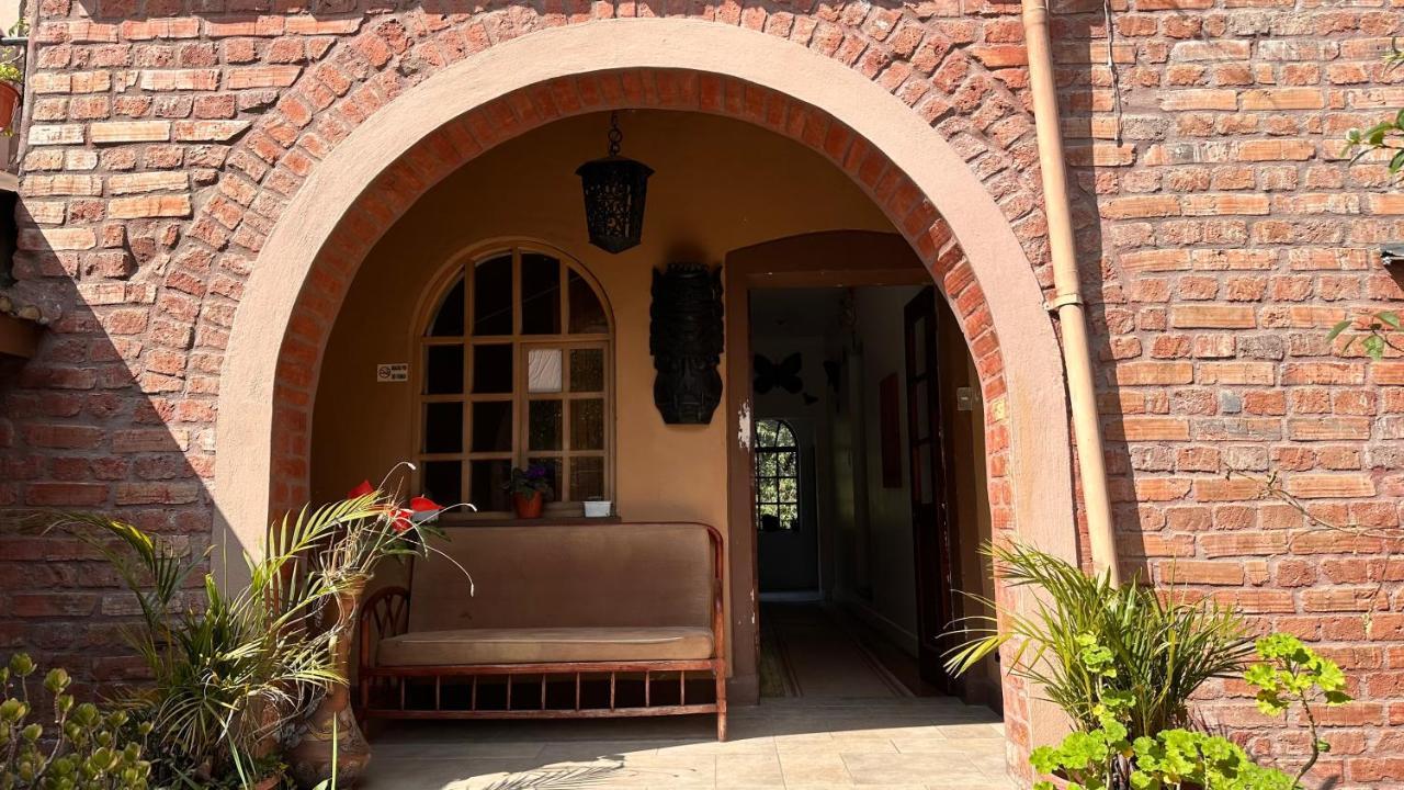 Campus Residencias Bed & Breakfast Quito Bagian luar foto