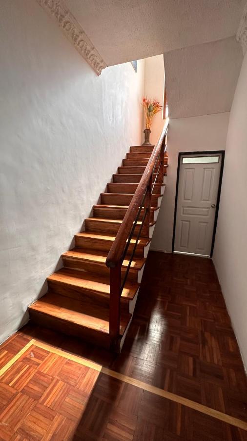 Campus Residencias Bed & Breakfast Quito Bagian luar foto