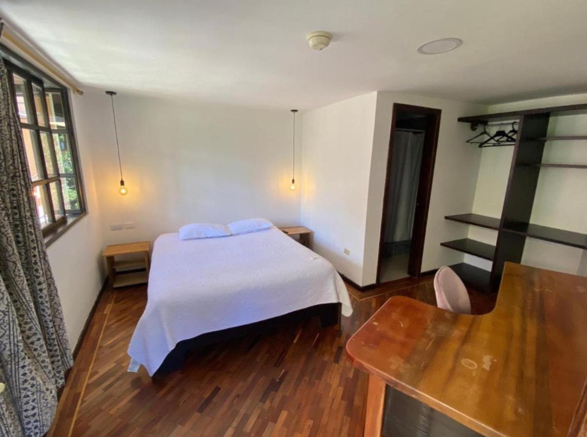 Campus Residencias Bed & Breakfast Quito Bagian luar foto