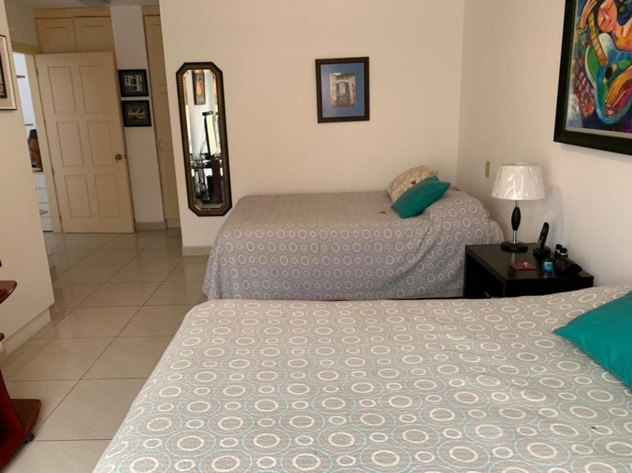 Campus Residencias Bed & Breakfast Quito Bagian luar foto